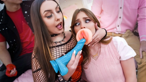 Violet & Lucy Cam Swap: Mouth & Pocket Fun